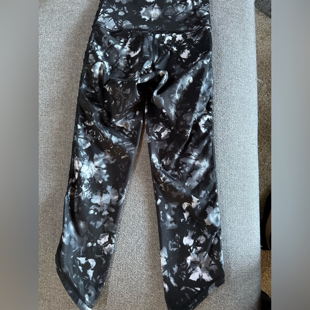 Lululemon yoga pants
